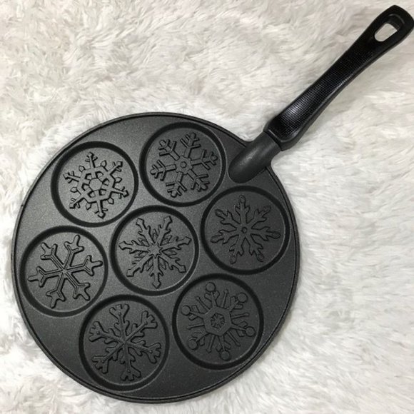 NWOT Nordic Ware Snowflake Non-Stick Pancake Pan - Picture 6 of 9